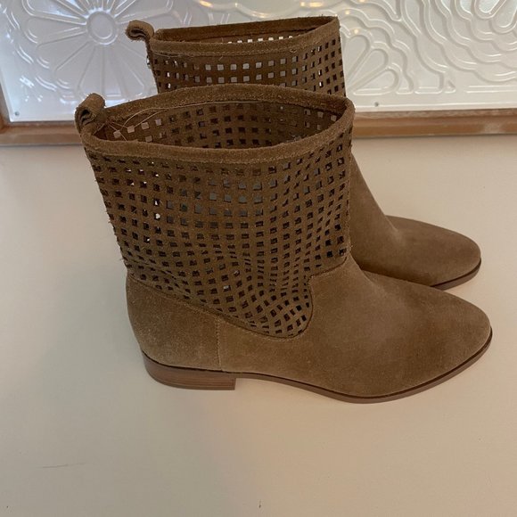 Michael Kors-Soft Suede Laser Cut Midi Boot 5.5 - Picture 1 of 4